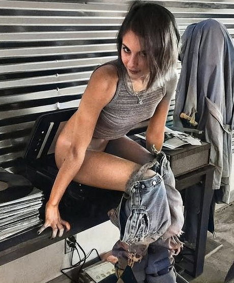 Naakte gelekte OnlyFans-foto van Willa Holland