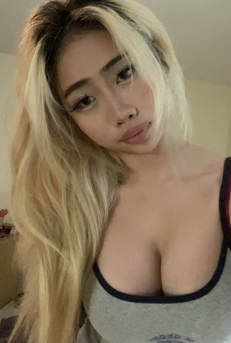 Naakte gelekte OnlyFans-foto van Hann1ekin