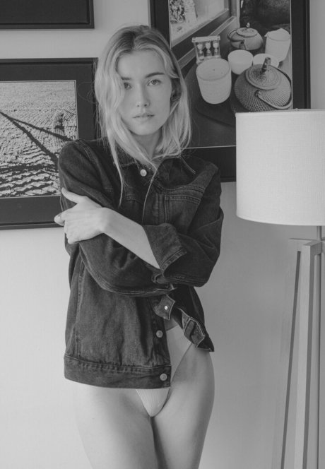 Naakte gelekte OnlyFans-foto van Oceane Le Ny
