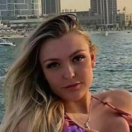Naakte gelekte OnlyFans-foto van Milliet25