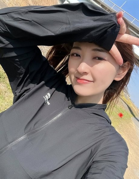 Naakte gelekte OnlyFans-foto van Saki Yanase