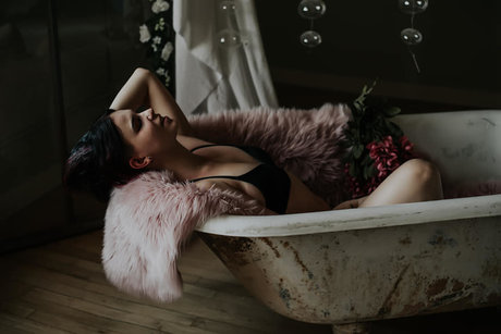 Naakte gelekte OnlyFans-foto van Lexi Engel