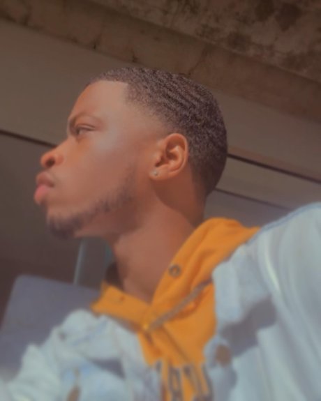 Naakte gelekte OnlyFans-foto van Curtis Bunch