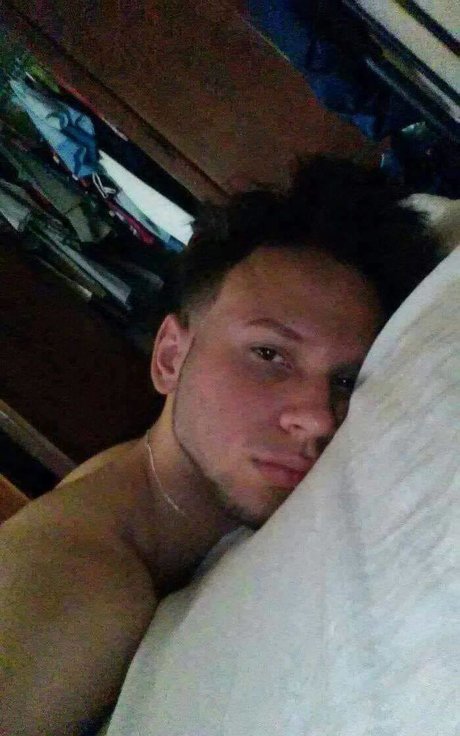 Naakte gelekte OnlyFans-foto van Legacy