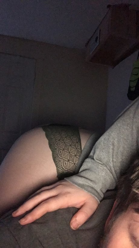 Naakte gelekte OnlyFans-foto van Angela