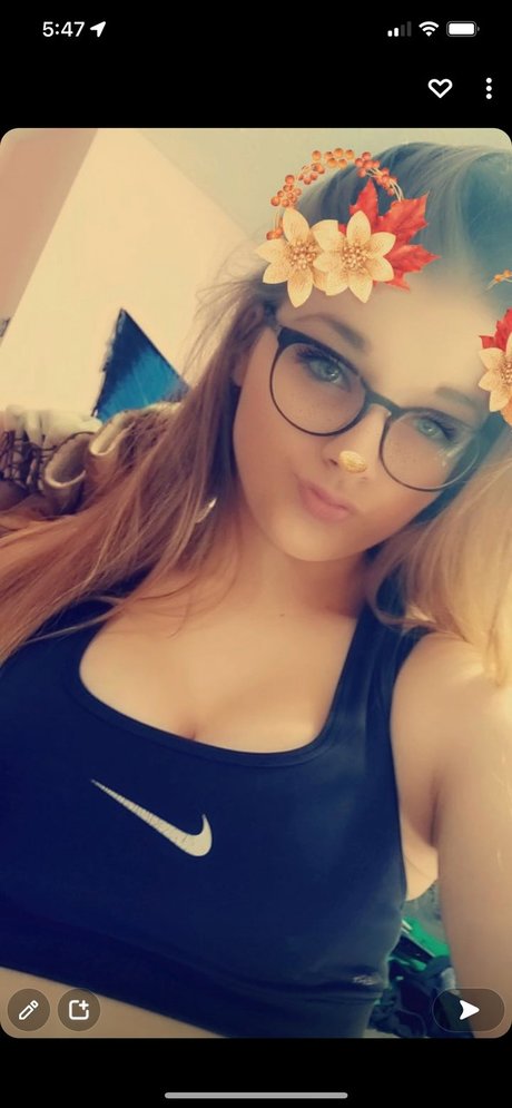 Naakte gelekte OnlyFans-foto van Kiera