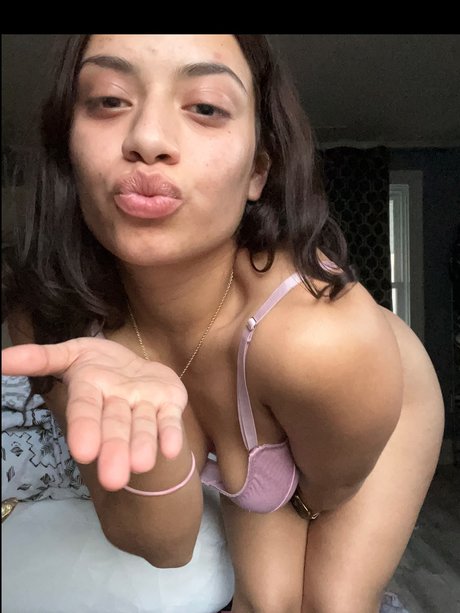 Naakte gelekte OnlyFans-foto van Lilo Waters