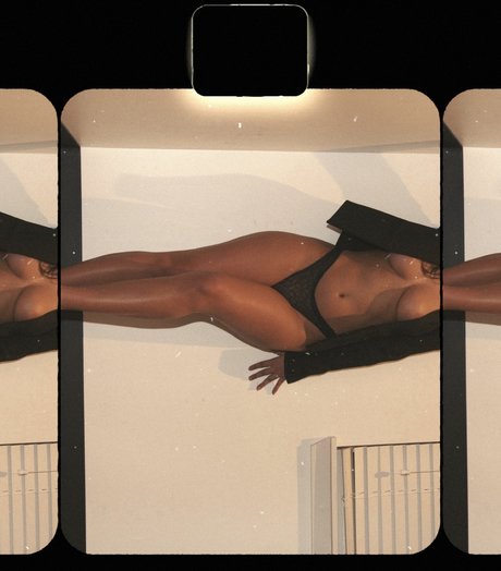 Naakte gelekte OnlyFans-foto van Lee