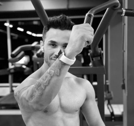 Naakte gelekte OnlyFans-foto van Deni