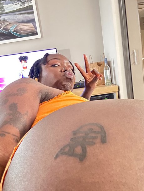 Naakte gelekte OnlyFans-foto van Ry