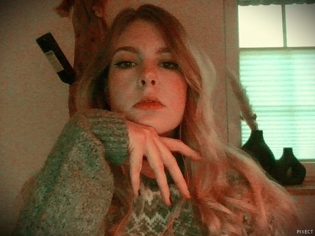 Naakte gelekte OnlyFans-foto van Tall Babe