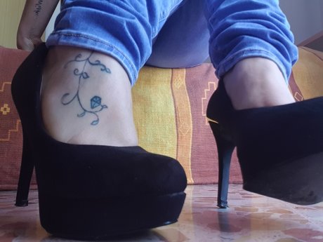 Naakte gelekte OnlyFans-foto van Inkedgirl1992
