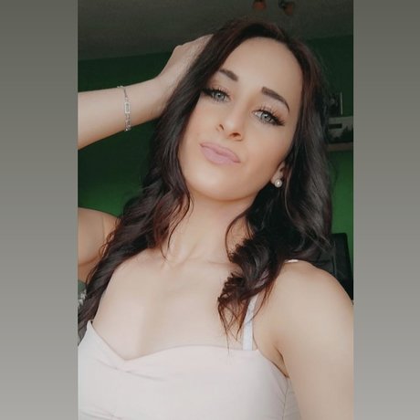 Naakte gelekte OnlyFans-foto van Ll
