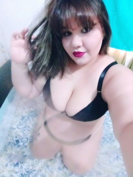 Naakte gelekte OnlyFans-foto van Rafaela Santos