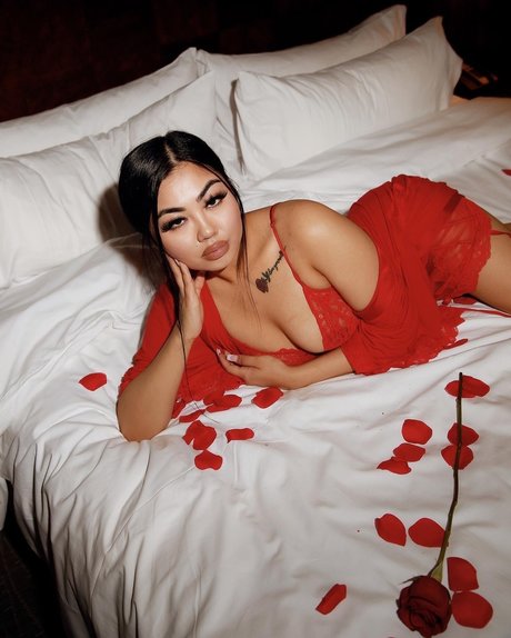 Naakte gelekte OnlyFans-foto van Lynn K 