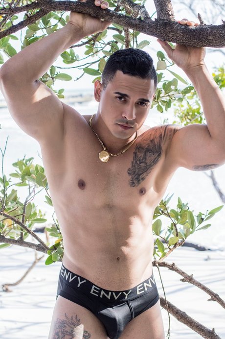 Naakte gelekte OnlyFans-foto van Ct