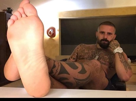 Naakte gelekte OnlyFans-foto van Lucas Sketch  Xxl  10 Inch 
