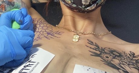 Naakte gelekte OnlyFans-foto van Marley Jean