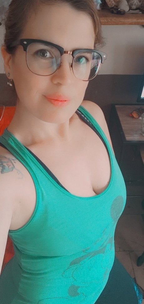 Naakte gelekte OnlyFans-foto van Marlene Melniczuk