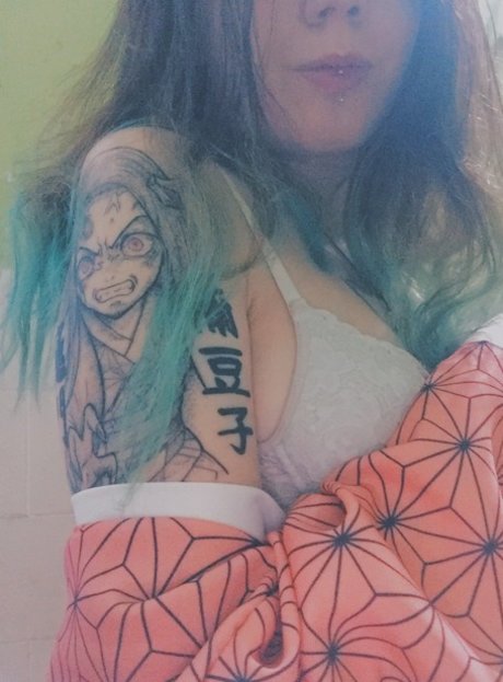 Naakte gelekte OnlyFans-foto van Maze 
