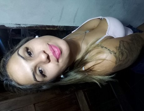 Naakte gelekte OnlyFans-foto van Maylen