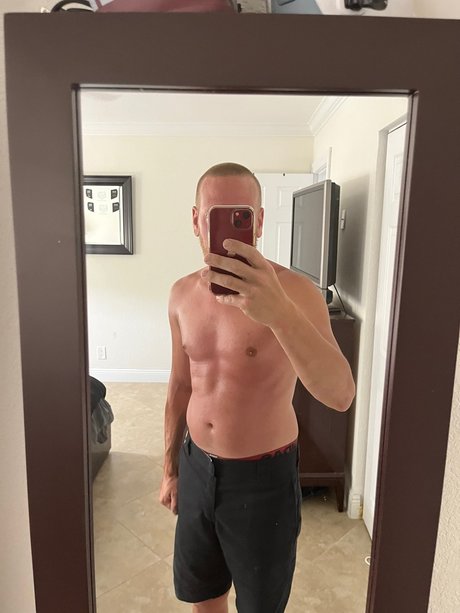 Naakte gelekte OnlyFans-foto van Matt