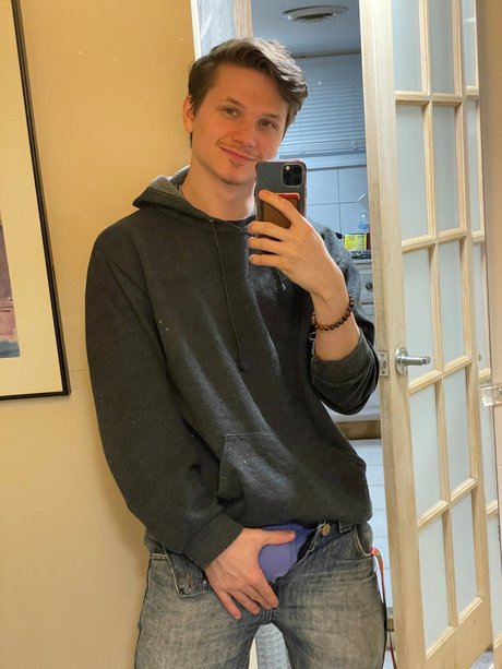 Naakte gelekte OnlyFans-foto van Mason