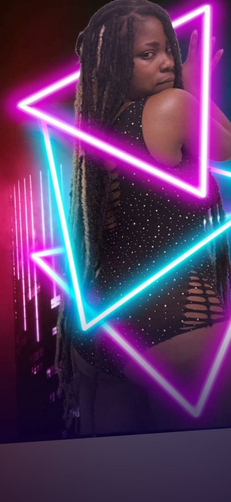 Naakte gelekte OnlyFans-foto van Bluuhazee