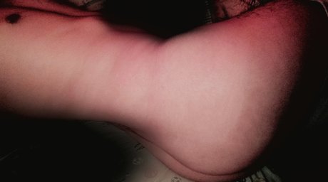 Naakte gelekte OnlyFans-foto van Misioneritoamat