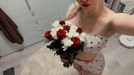 Naakte gelekte OnlyFans-foto van Mischka