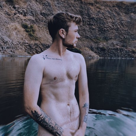 Naakte gelekte OnlyFans-foto van Milan Redwolf