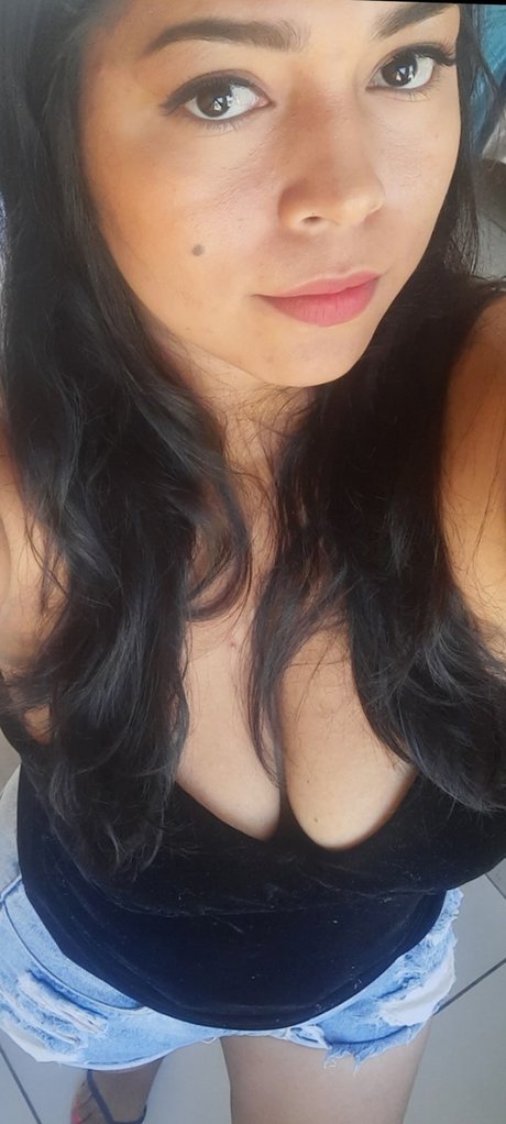 Naakte gelekte OnlyFans-foto van Mercedita