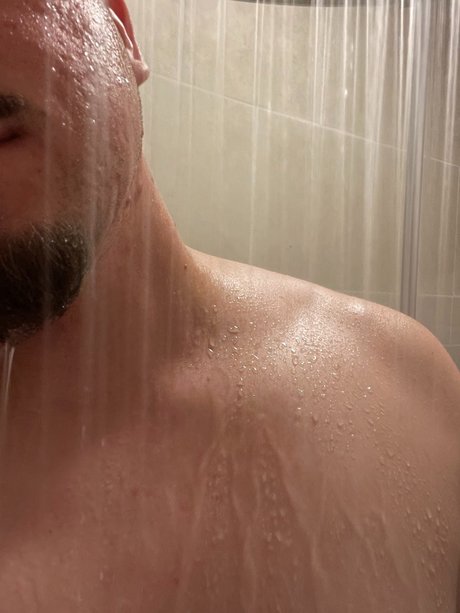 Naakte gelekte OnlyFans-foto van Guero