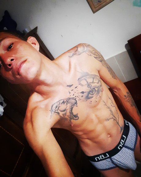 Naakte gelekte OnlyFans-foto van Erasmo Sanchez Hernandez