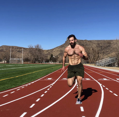 Naakte gelekte OnlyFans-foto van Mountain Zaddy