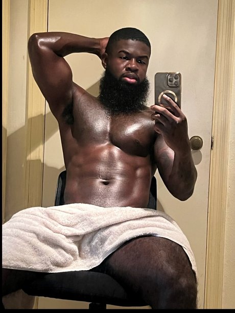 Naakte gelekte OnlyFans-foto van Daddy Rozay