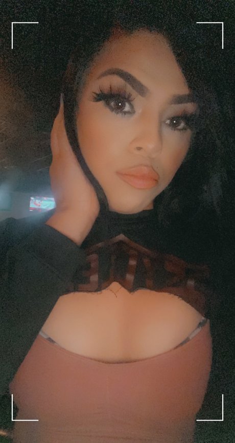 Naakte gelekte OnlyFans-foto van Nicholelove