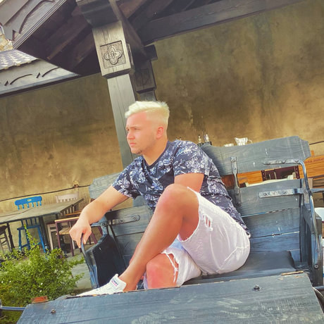 Naakte gelekte OnlyFans-foto van Nelu01