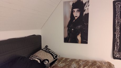 Naakte gelekte OnlyFans-foto van Kura 