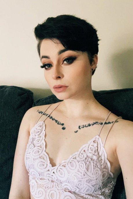 Naakte gelekte OnlyFans-foto van Harlihero