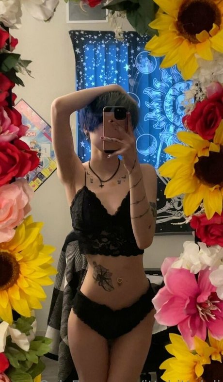 Naakte gelekte OnlyFans-foto van Ittybittyloli