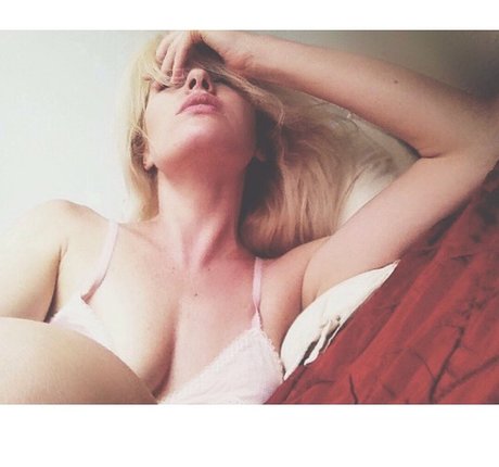 Naakte gelekte OnlyFans-foto van Adriana Abenia
