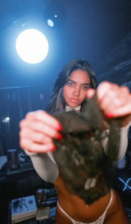Naakte gelekte OnlyFans-foto van Arianny Negron