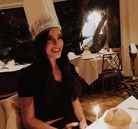 Naakte gelekte OnlyFans-foto van Jessica Lowndes