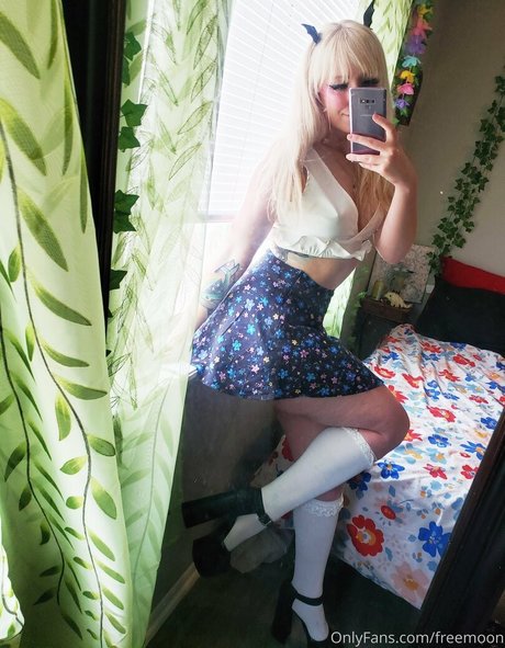 Naakte gelekte OnlyFans-foto van Freemoon