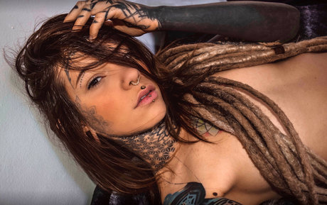 Naakte gelekte OnlyFans-foto van Darkleaves