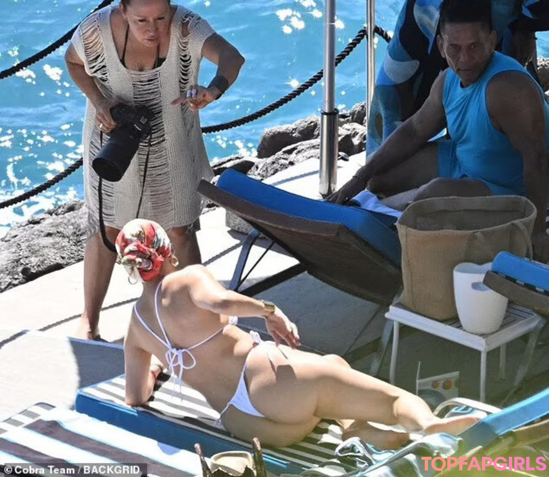 Naakte gelekte OnlyFans-foto van Jennifer Lopez #1153