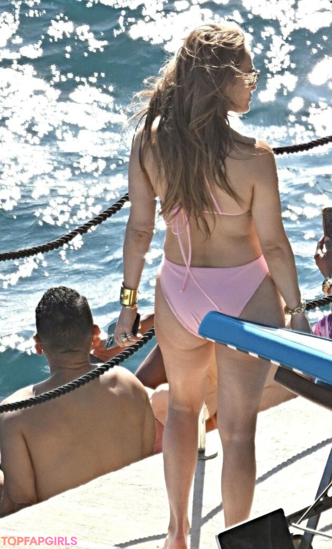 Naakte gelekte OnlyFans-foto van Jennifer Lopez #1197