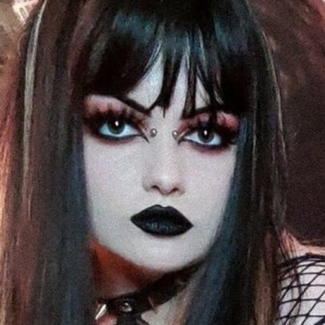 Naakte gelekte OnlyFans-foto van Girlbossnian