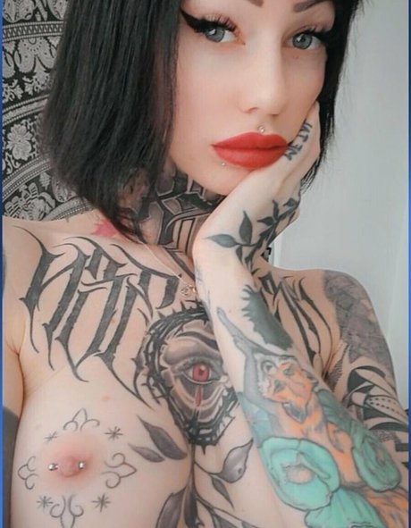 Naakte gelekte OnlyFans-foto van Serjenfox
